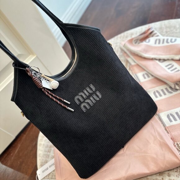 Miu Miu Ivy Suede Bag Black - Picture 2 of 9